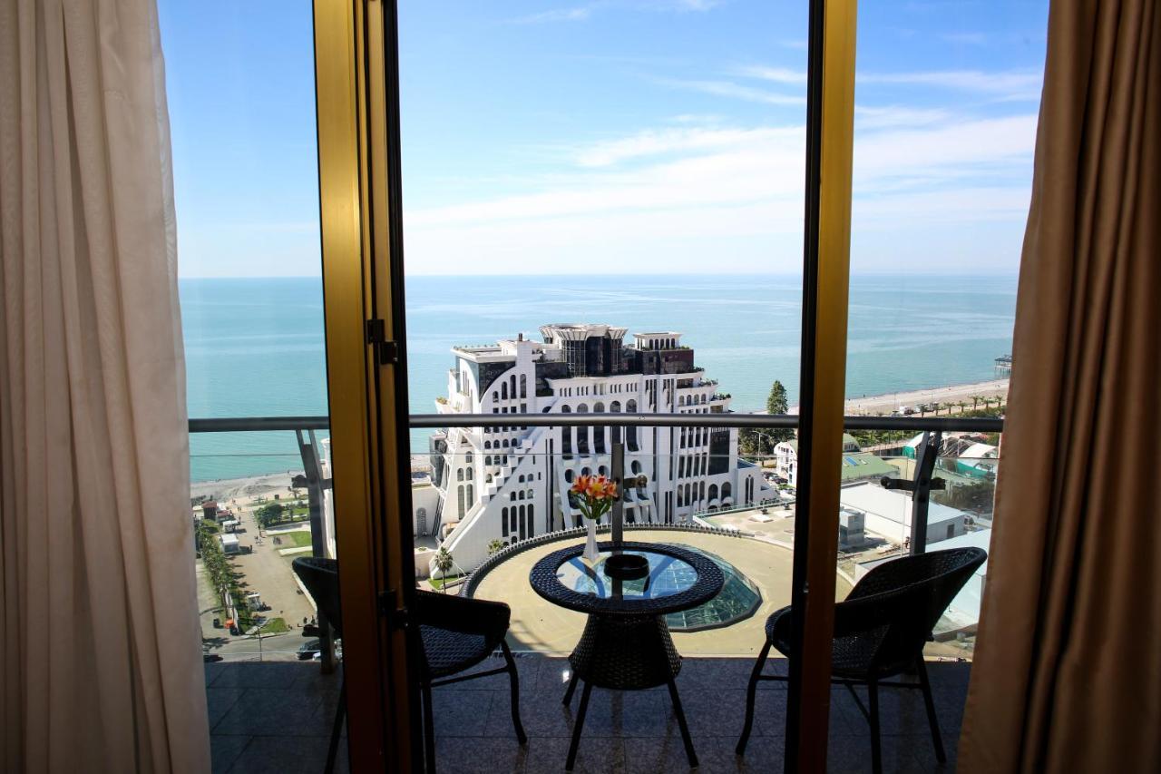 Hotel Corner Inn Batumi Exteriör bild