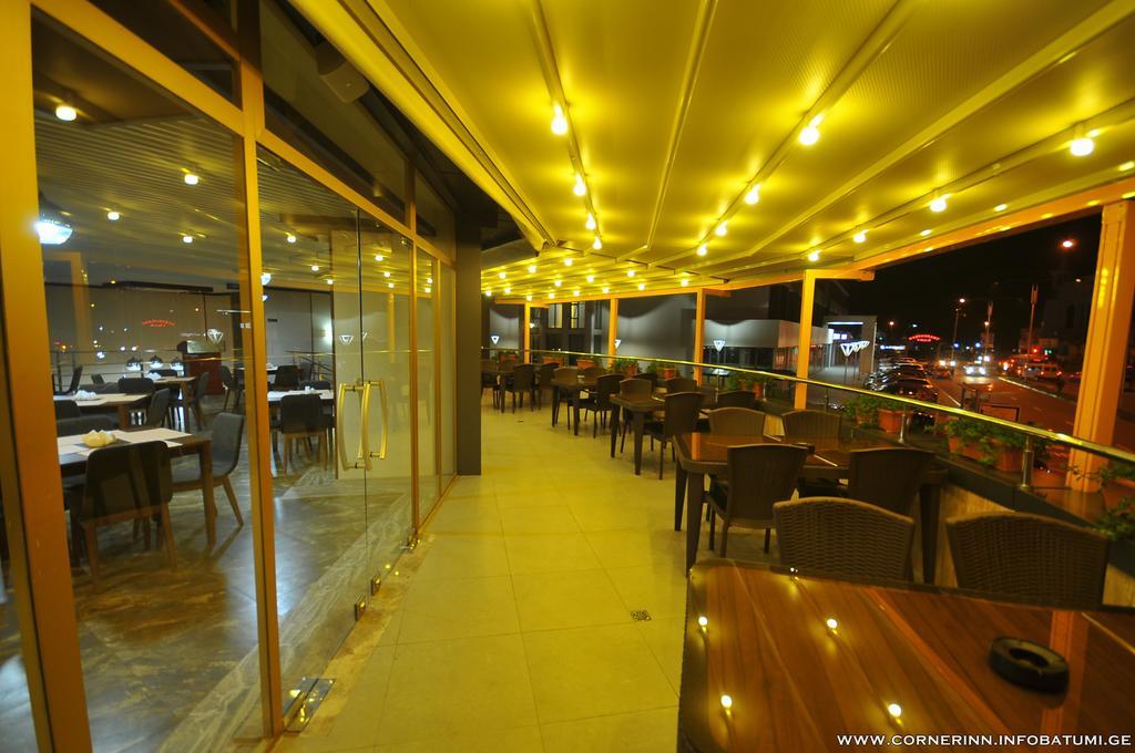 Hotel Corner Inn Batumi Exteriör bild