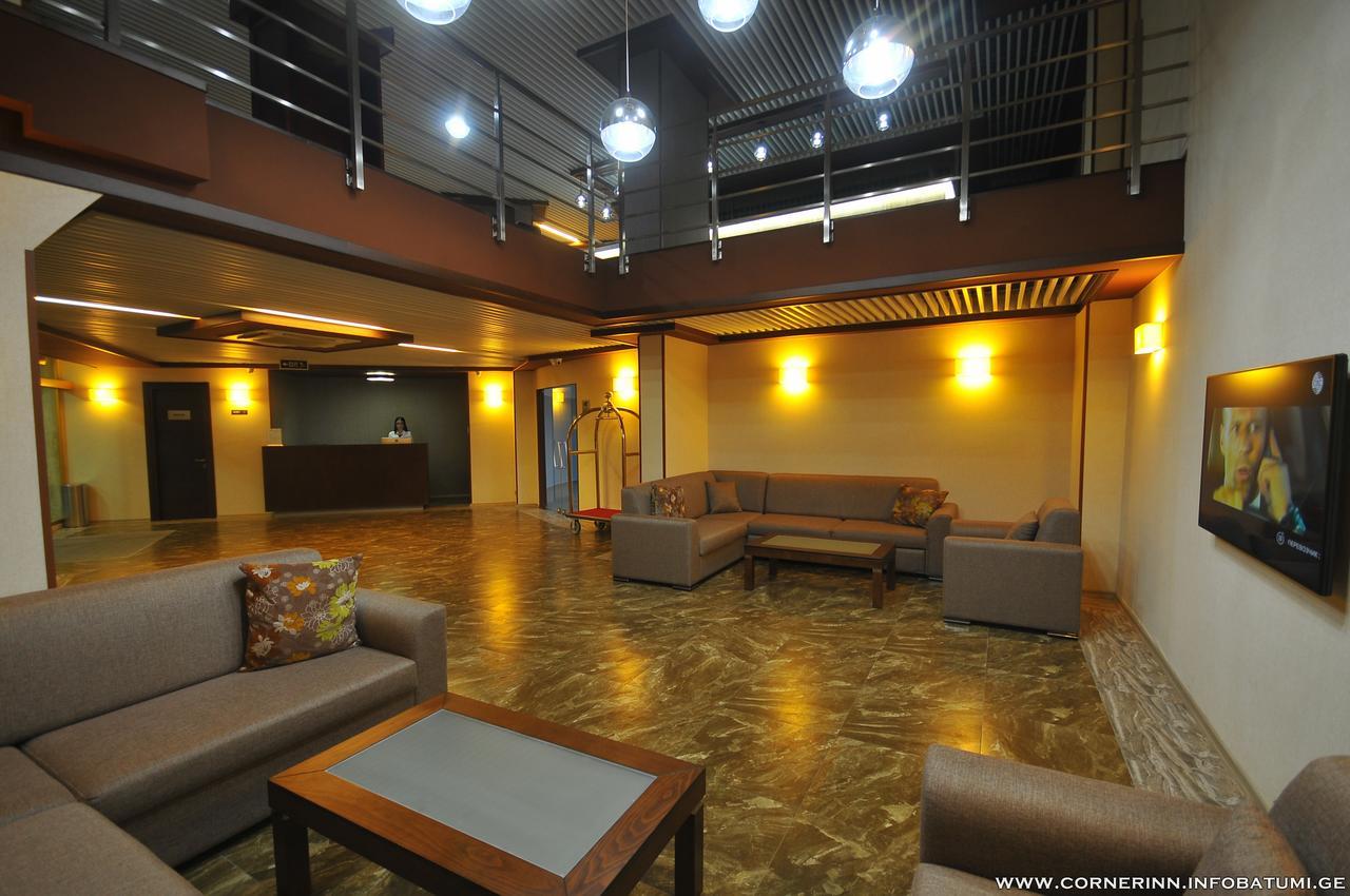 Hotel Corner Inn Batumi Exteriör bild