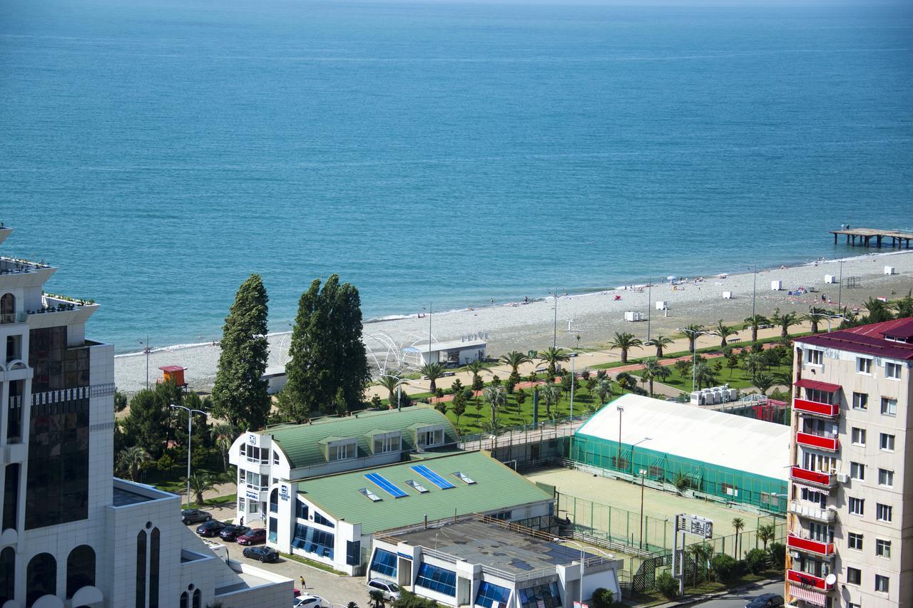 Hotel Corner Inn Batumi Exteriör bild