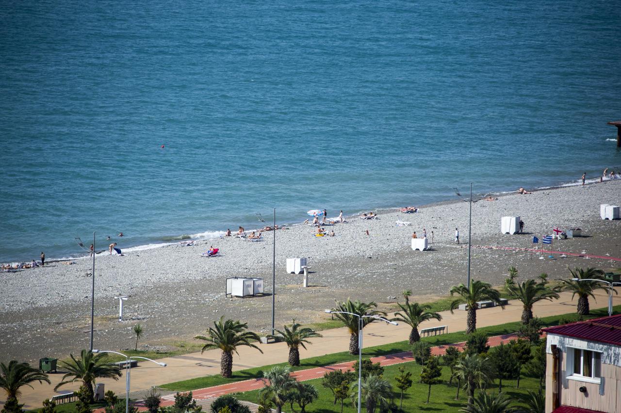 Hotel Corner Inn Batumi Exteriör bild