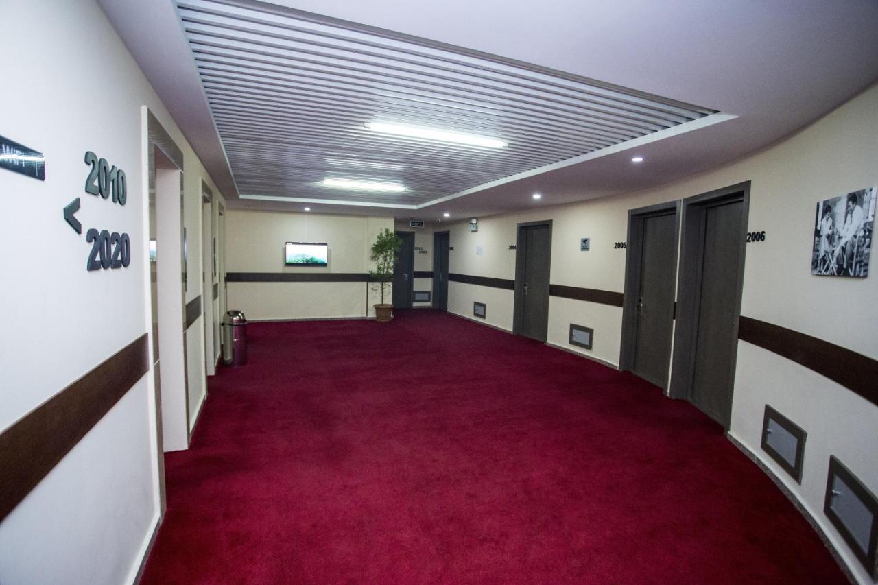 Hotel Corner Inn Batumi Exteriör bild
